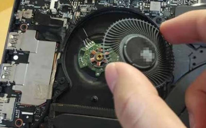 Can I replace the fan on my laptop