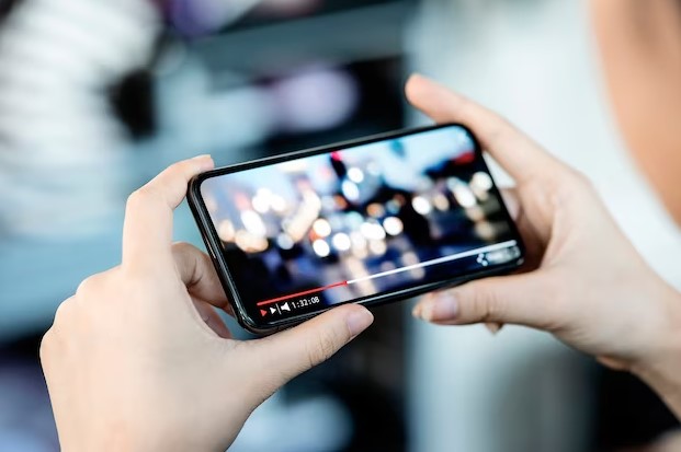Ways to Maximize Movie Streaming on Mobile Phones